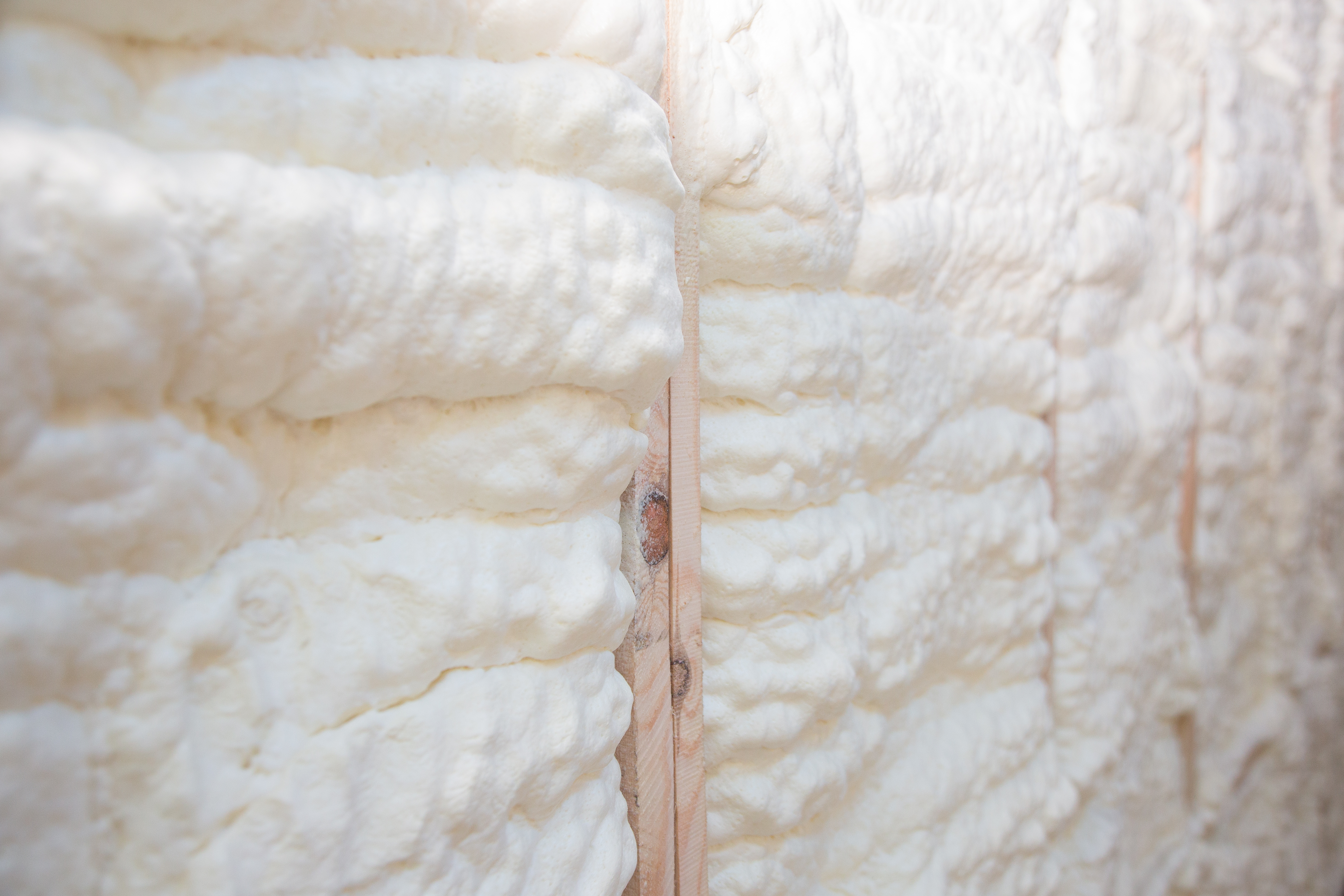 insulation-contractors-evnaston-il-spray-foam-insulation